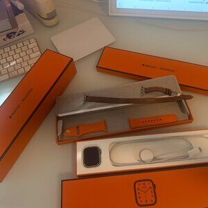 Hermès Apple Watch Series 7 41mm Silver Stainless Steel, 2 Hermès Bands, Box